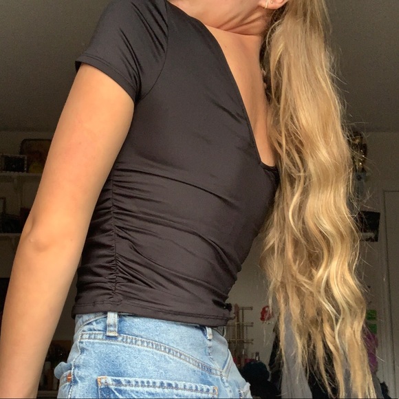 NWOT Ruched Tee! - Picture 4 of 5